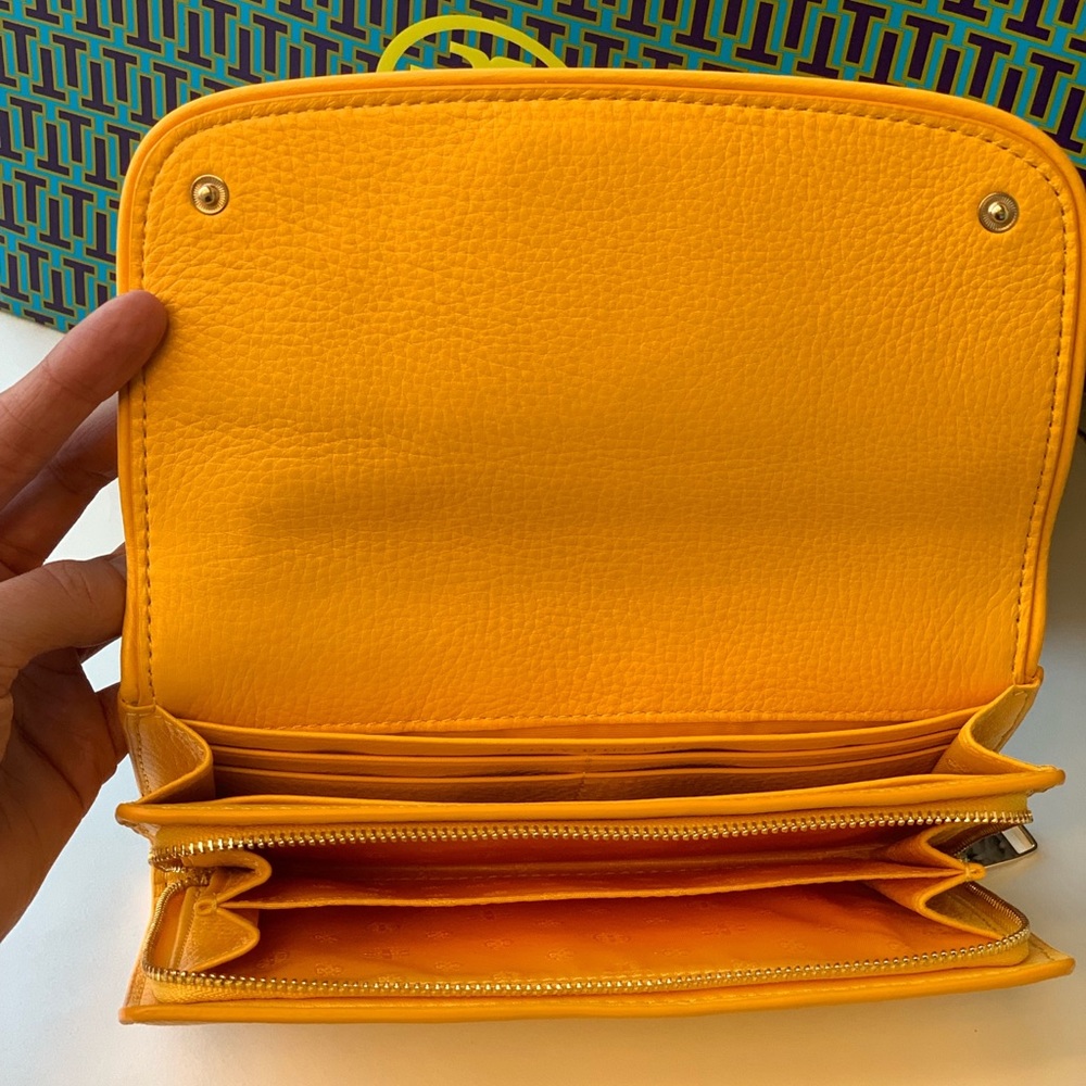 Tory Burch Duo Britten Envelope  Leather Wallet - Picture 5 of 7